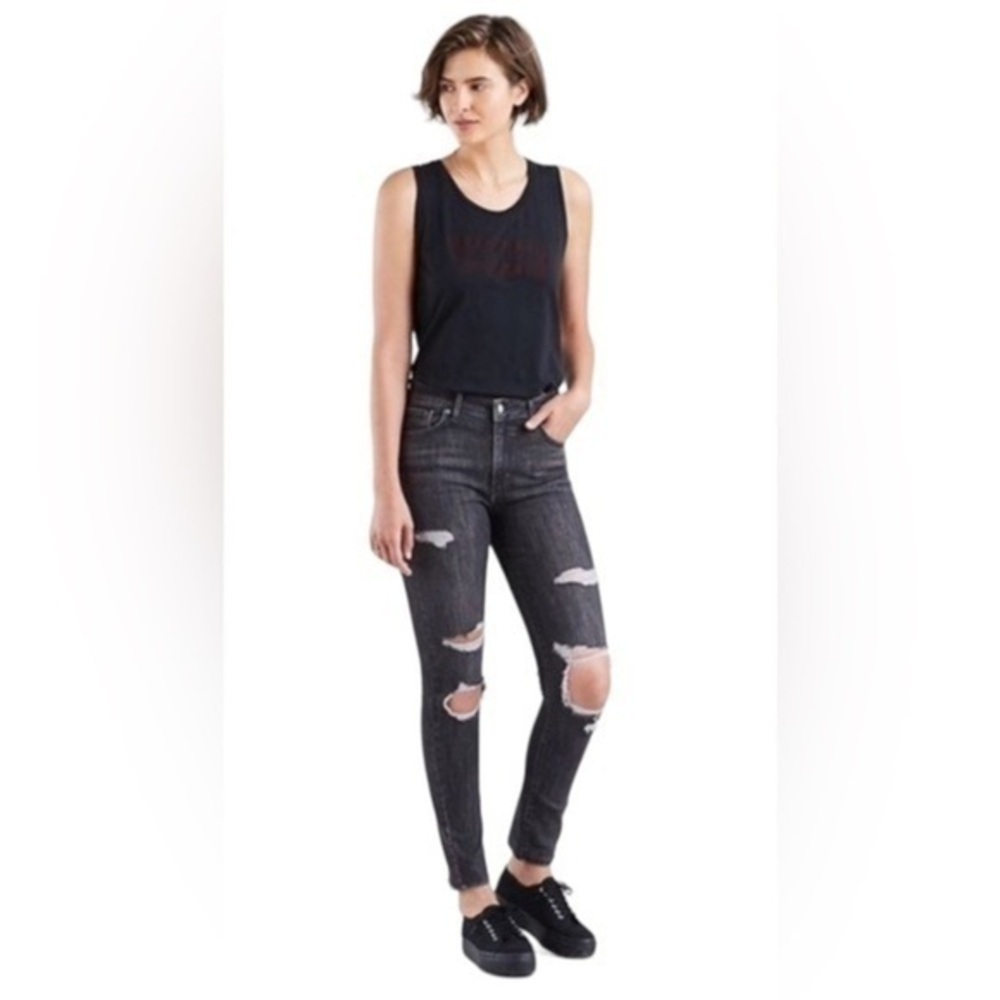 28x30 Levi’s 721 High Rise Skinny Black Destroyed Denim Jeans